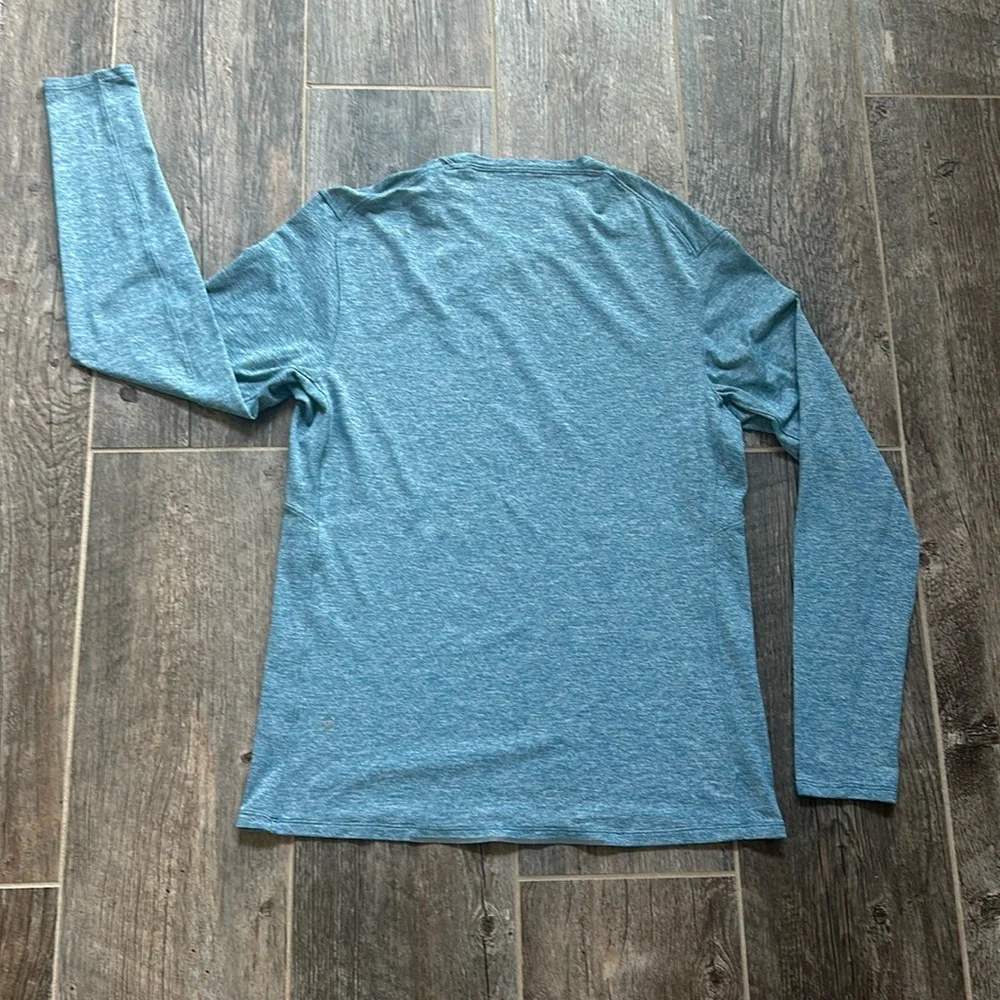 Lululemon men’s long sleeve tee shirt